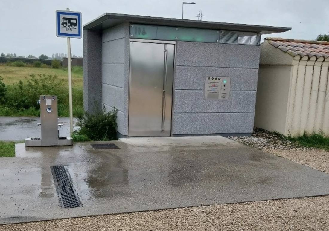 Stellplatz Virignin — Karavan Sitesi in Virignin