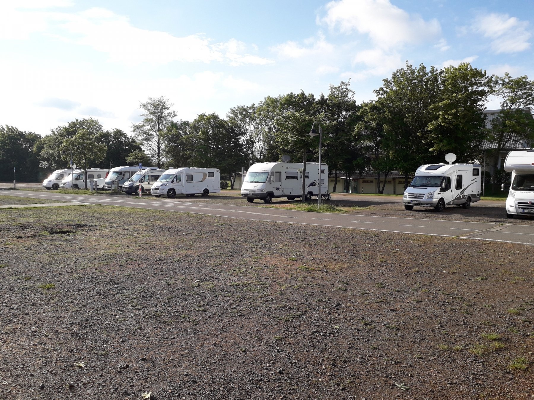 Stellplatz am Festplatz Osthofen — Sítio para autocaravanas in Osthofen