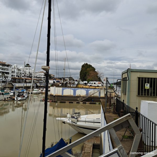 Stellplatz Gelves — Photo 4