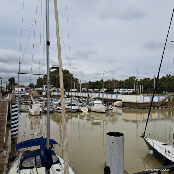 Stellplatz Gelves — Photo 5