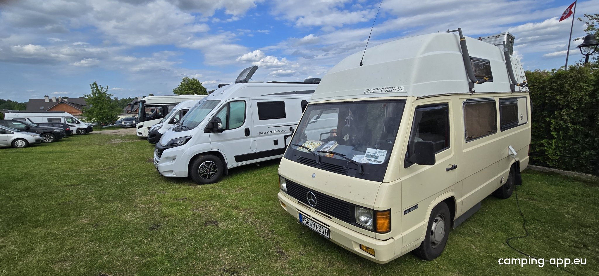 Automobilių stovėjimo aikštelė — Area Autocaravanas in Trakai