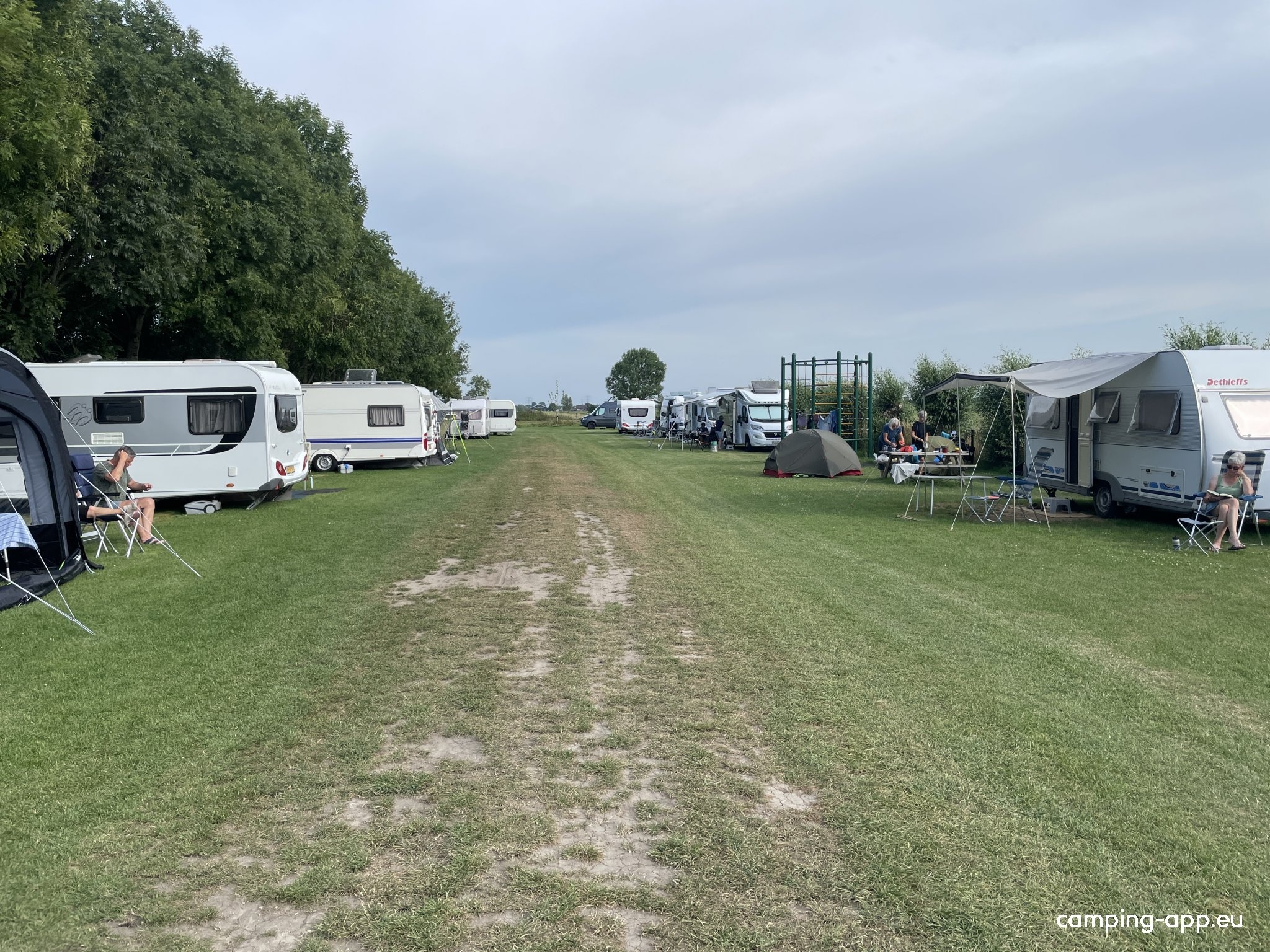 Camping Landhoeve — Campingplass in Nieuw-Lekkerland