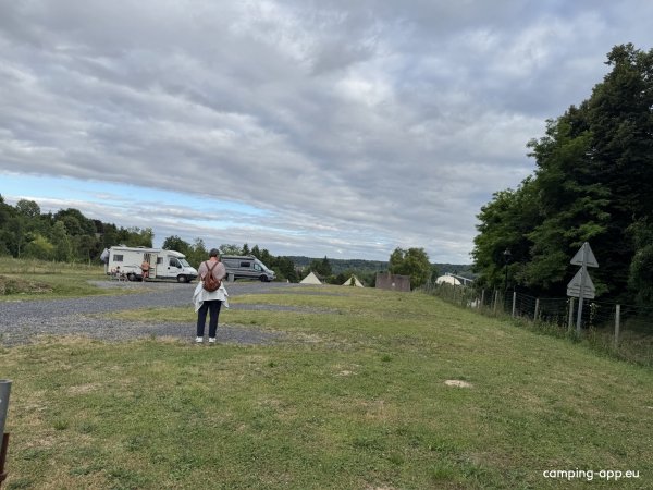 Stellplatz Berneuil Sur Aisne — Foto 4