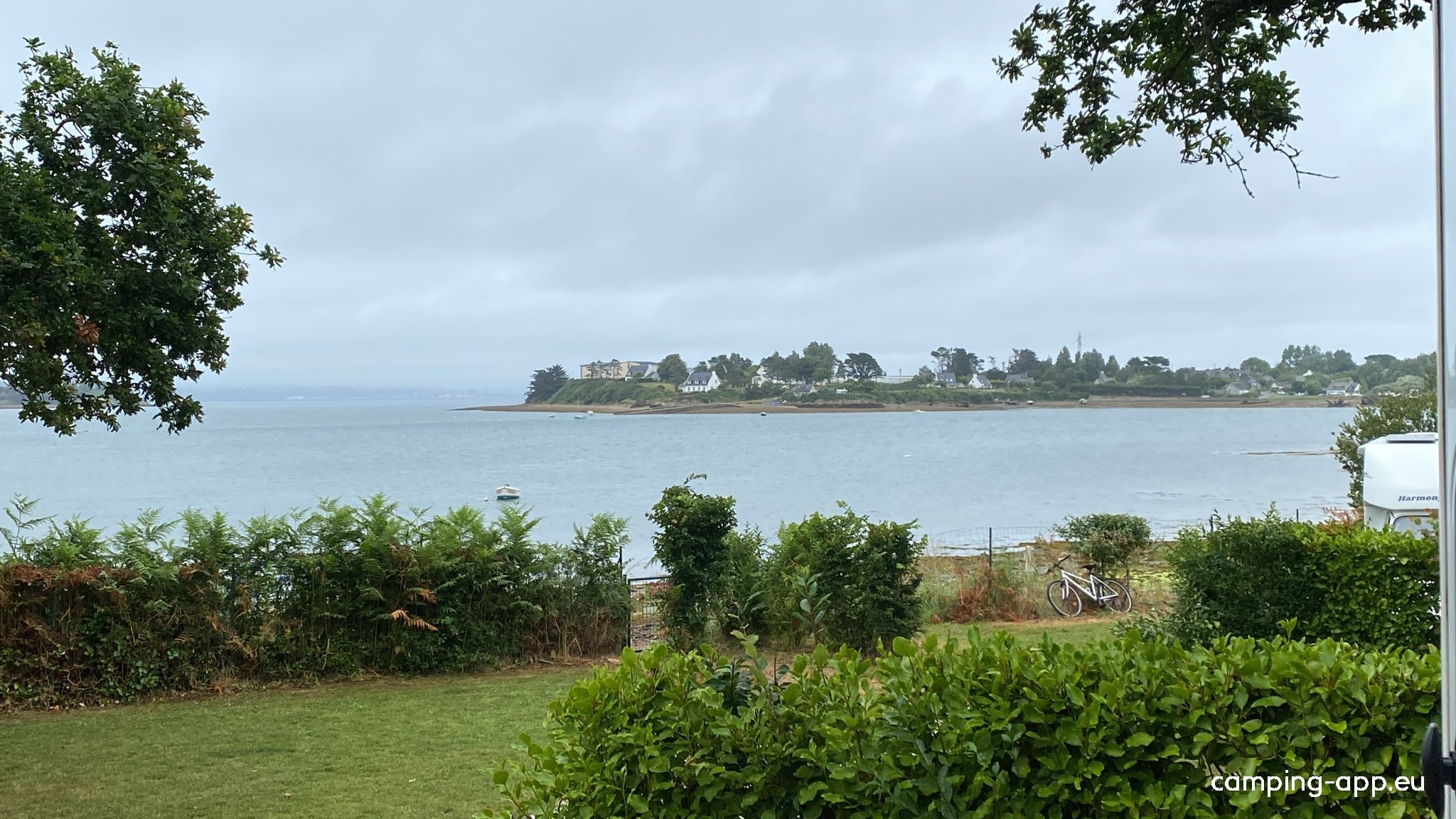 Camping Les Pieds dans l’Eau — Camping in Crozon