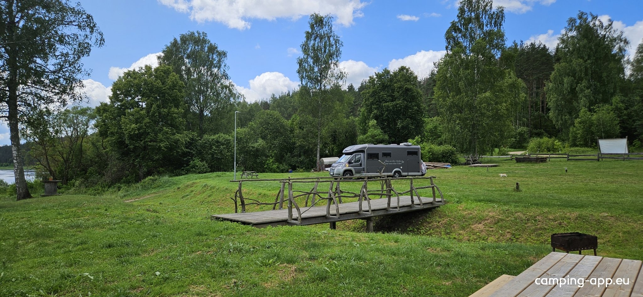 Kempings Daugavas lokos — Camping Site in Naujenes pagasts