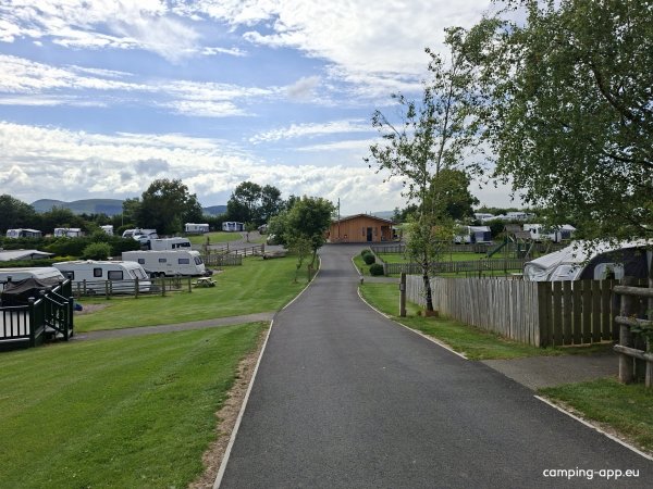 Fron Farm Country Holiday Park — Photo 2