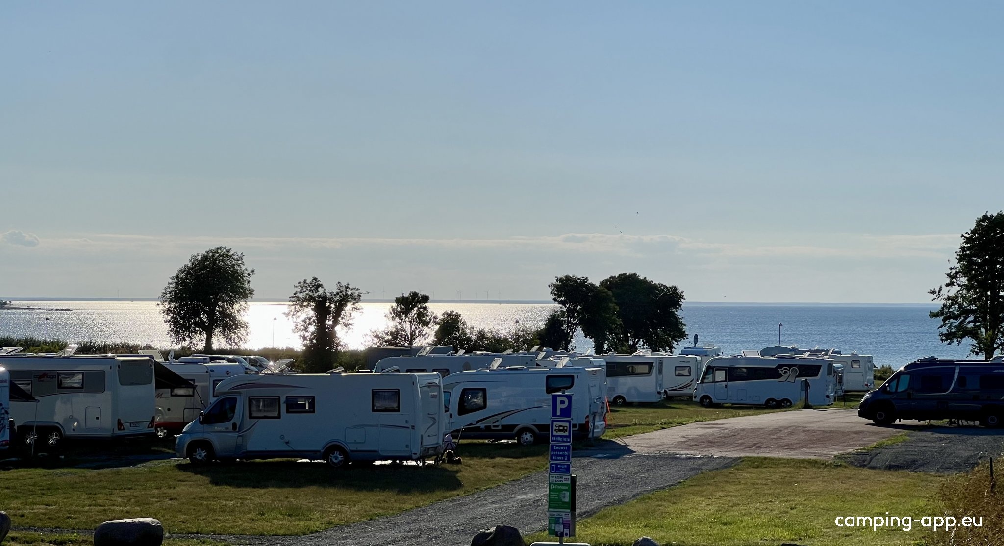 Stellplatz Klinta Strand — Місце для кемперів in Köpingsvik