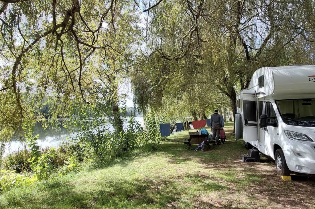 Camping De La Guillou — Місце для кемпінгу in Lalinde