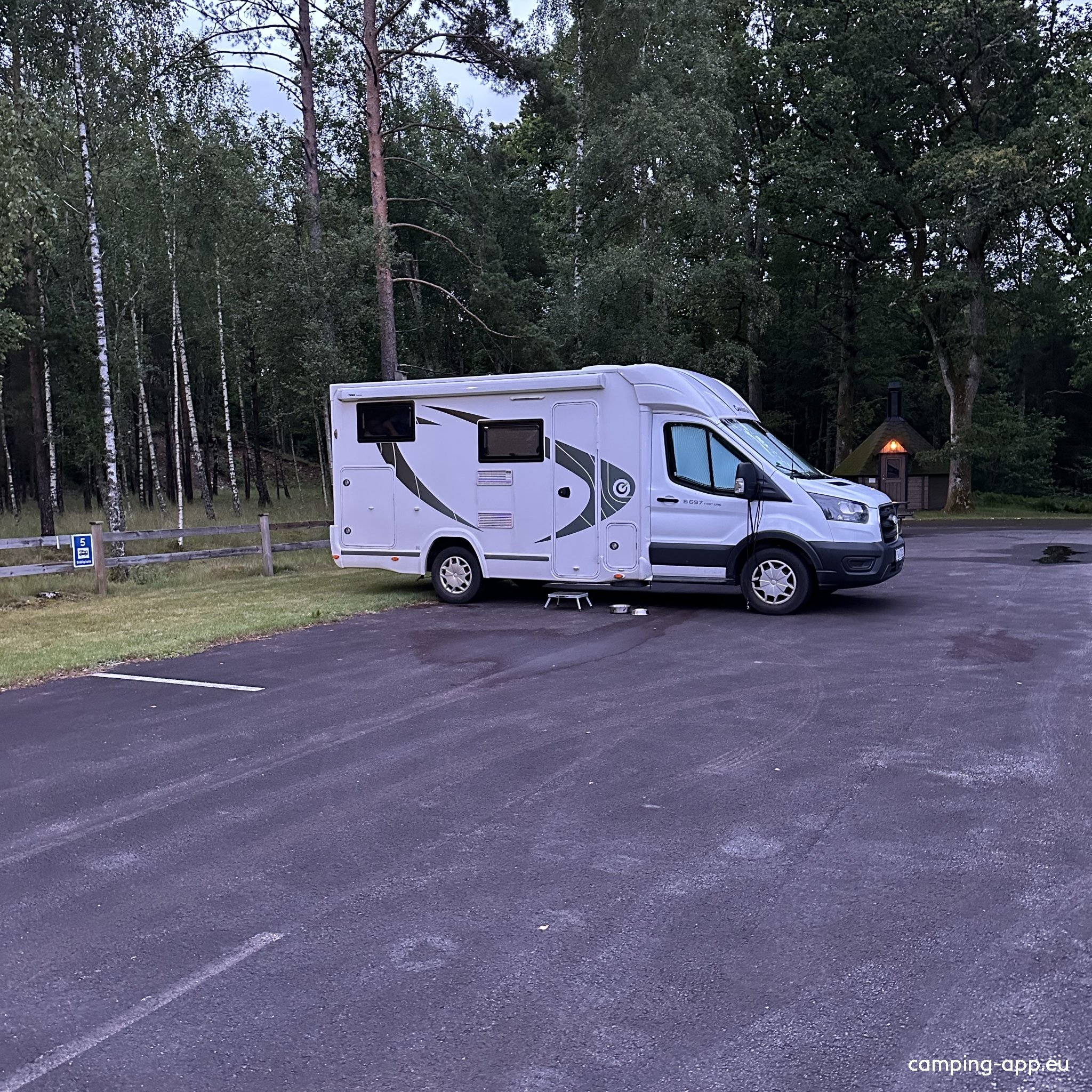 Kalvs Skolhus — Bobilplass in Svenljunga kommun