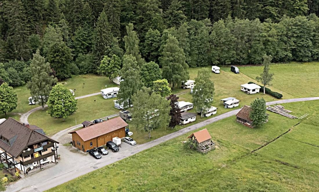 Naturcamping Enz — Area da campeggio in Bad Wildbad