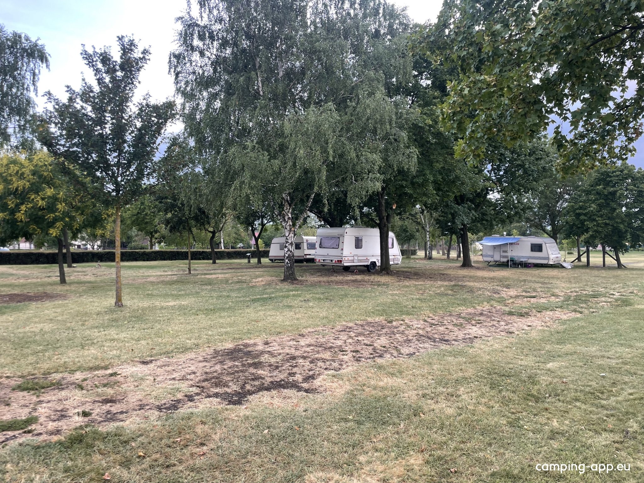 Tóalmási kemping — Kamp yeri in Tóalmás