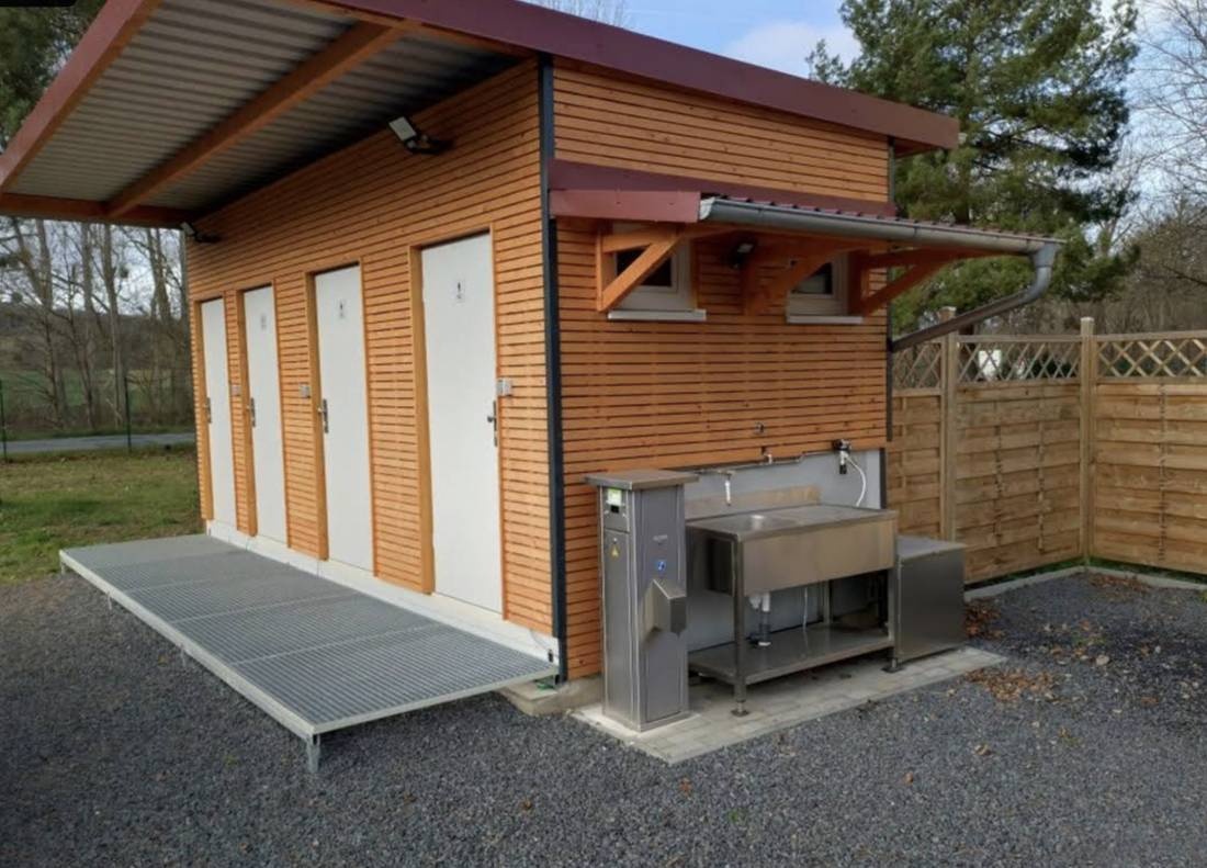 Stellplatz Maerchenwald — Sítio para autocaravanas in Wünschendorf/Elster