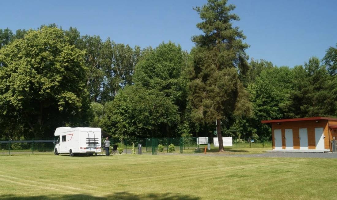 Stellplatz Maerchenwald — Area di sosta in Wünschendorf/Elster