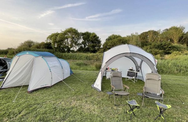 Bramley Park Camping (Vans & Tents only) — Photo 2