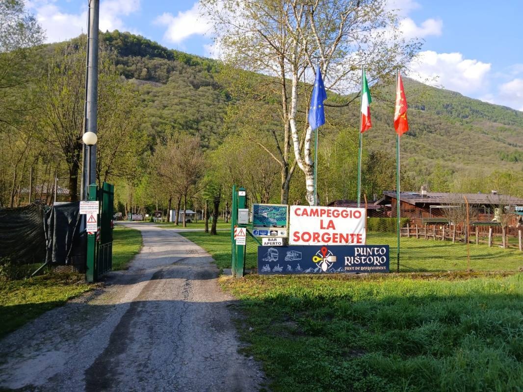 Camping La Sorgente — Kamp yeri in Demonte