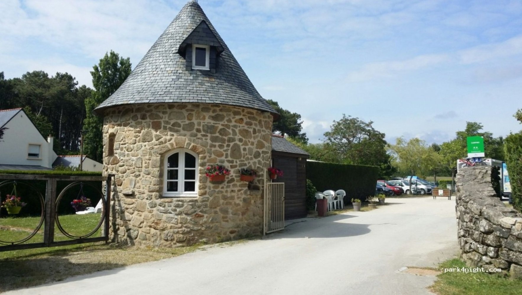 Camping de La Tour — Місце для кемпінгу in Locmariaquer