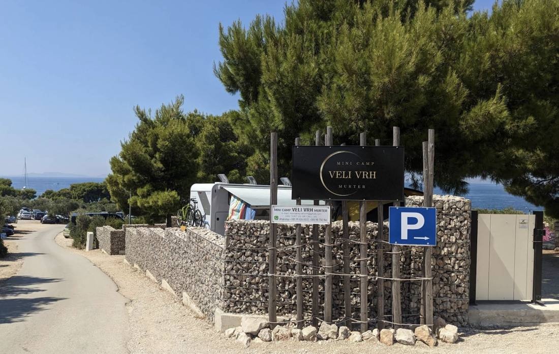 Mini camp Veli vrh — Campingplatz in Murter
