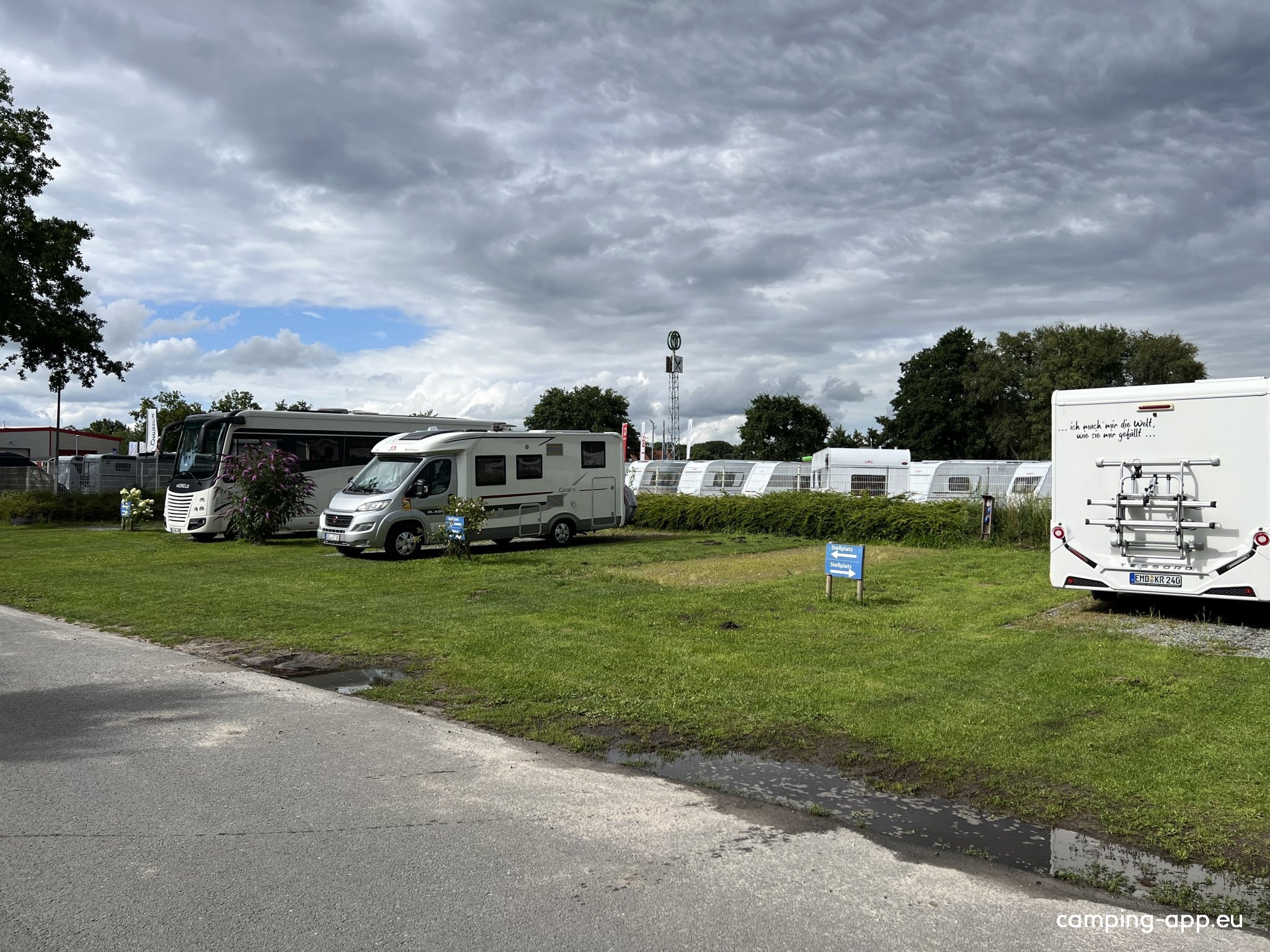 Stellplatz Reisemobilhändler Rauert — Sp. parking dla kamperów in Westerstede