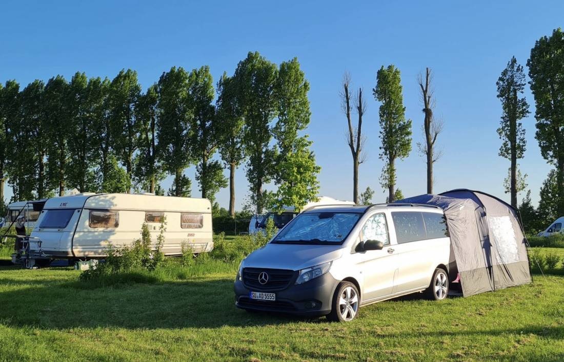 Camping De Hazelaarshof — Campingplatz in Kekerdom