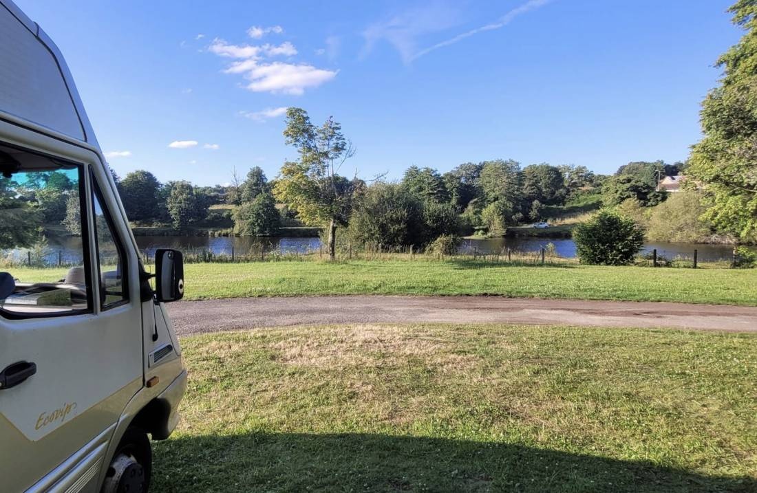 Stellplatz Nantiat — Camperplads in Nantiat