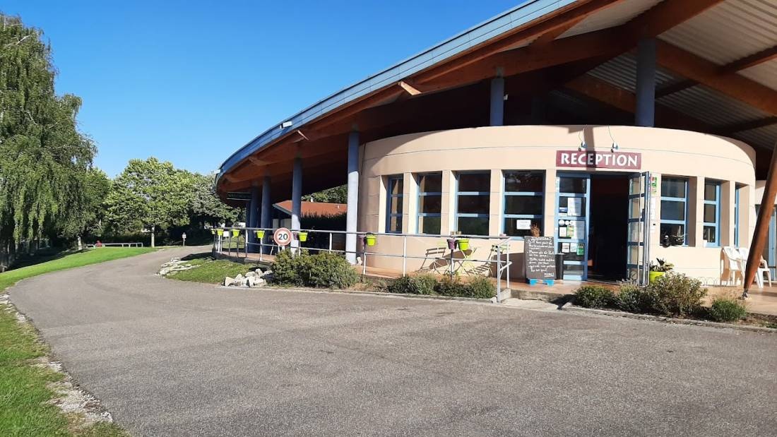 Camping Les Vignes — Місце для кемпінгу in Arbois