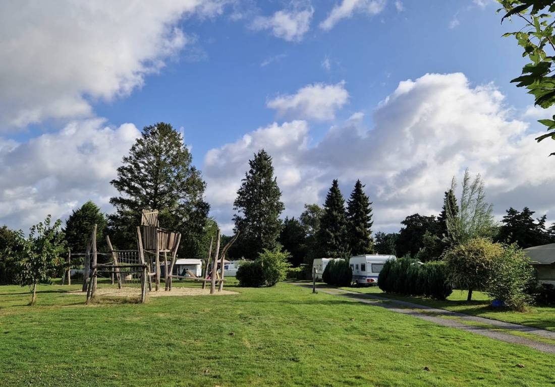 Campingplatz Am See — Місце для кемпінгу in Hilgermissen