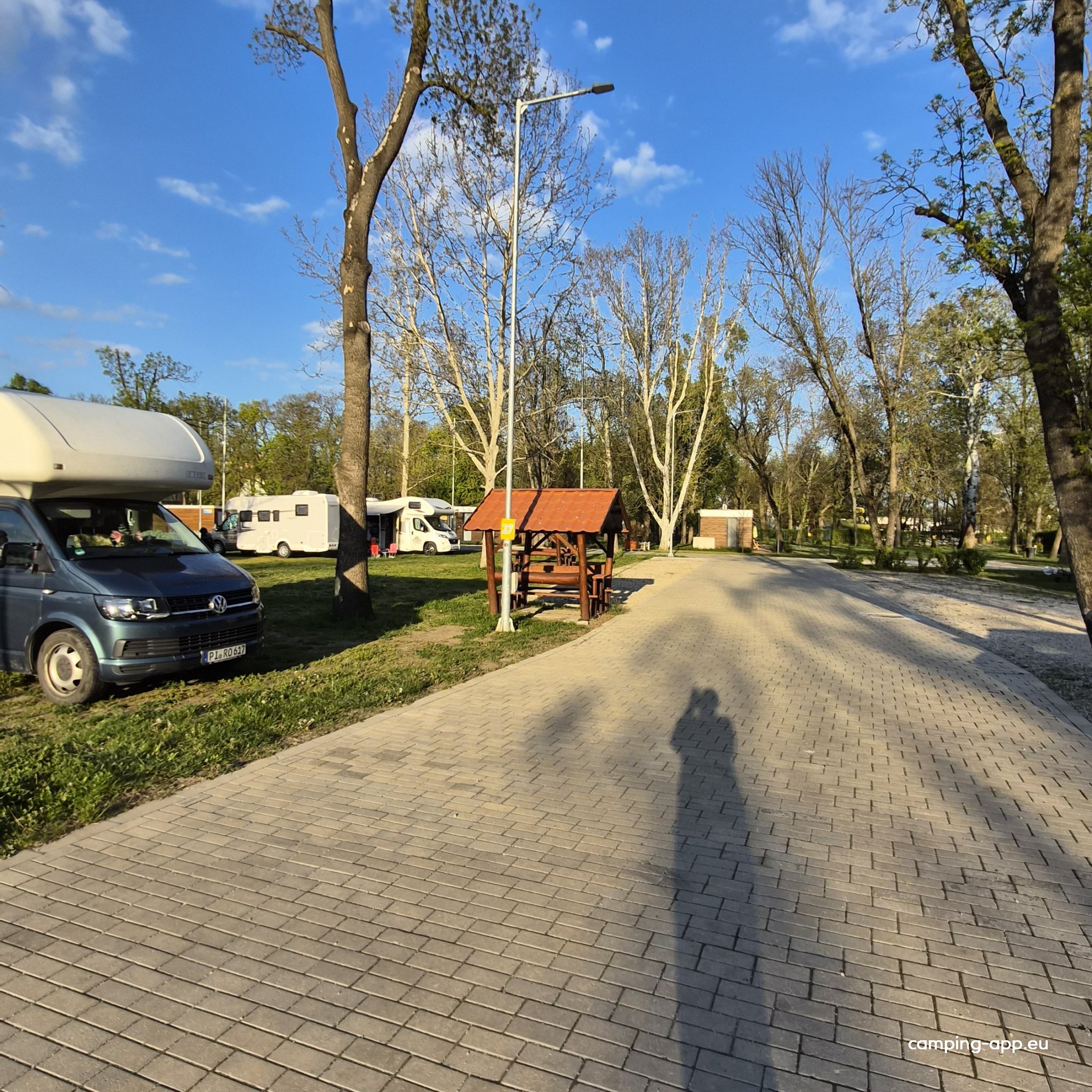 Hód-Thermal Camping — Photo 2