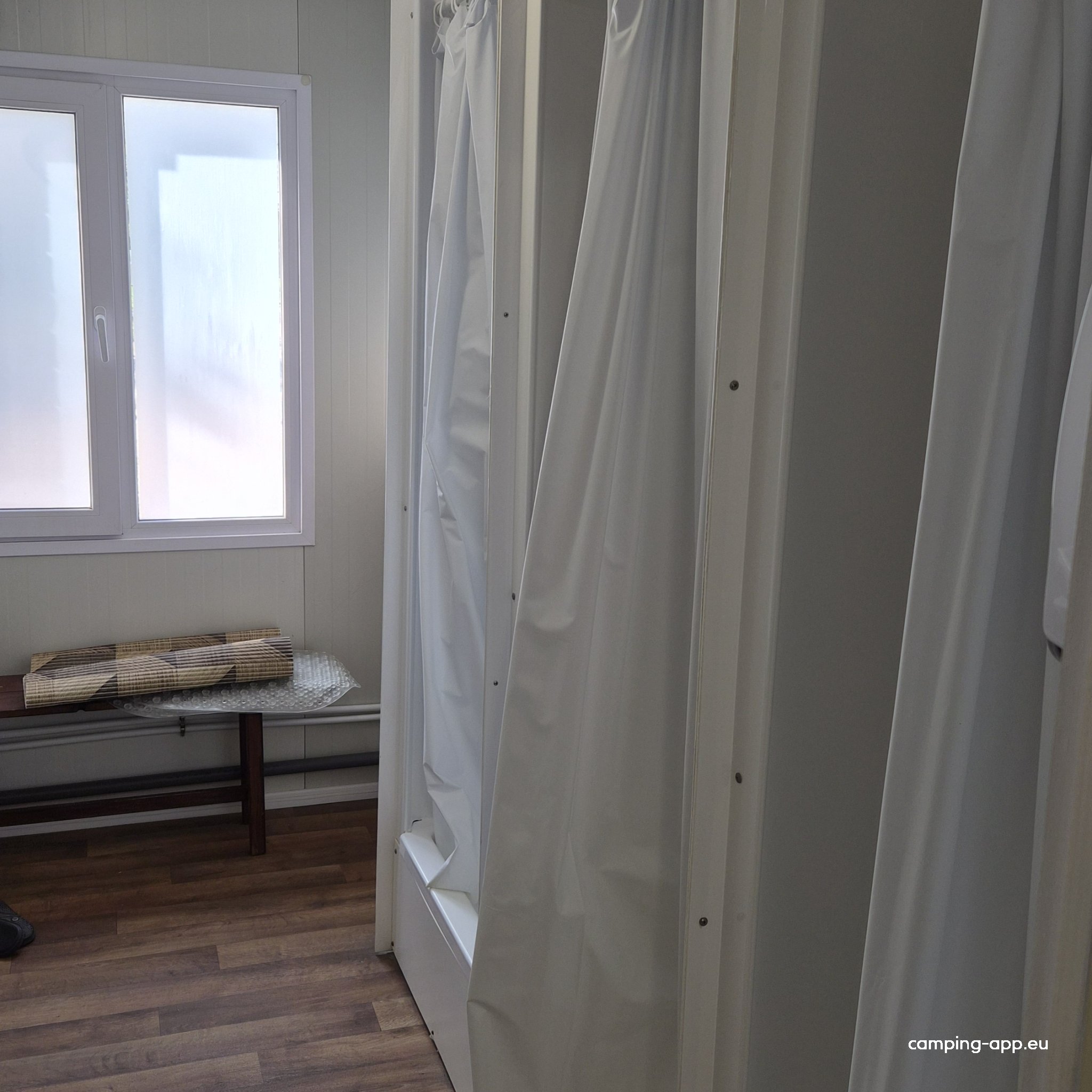 Hód-Thermal Camping — Photo 5