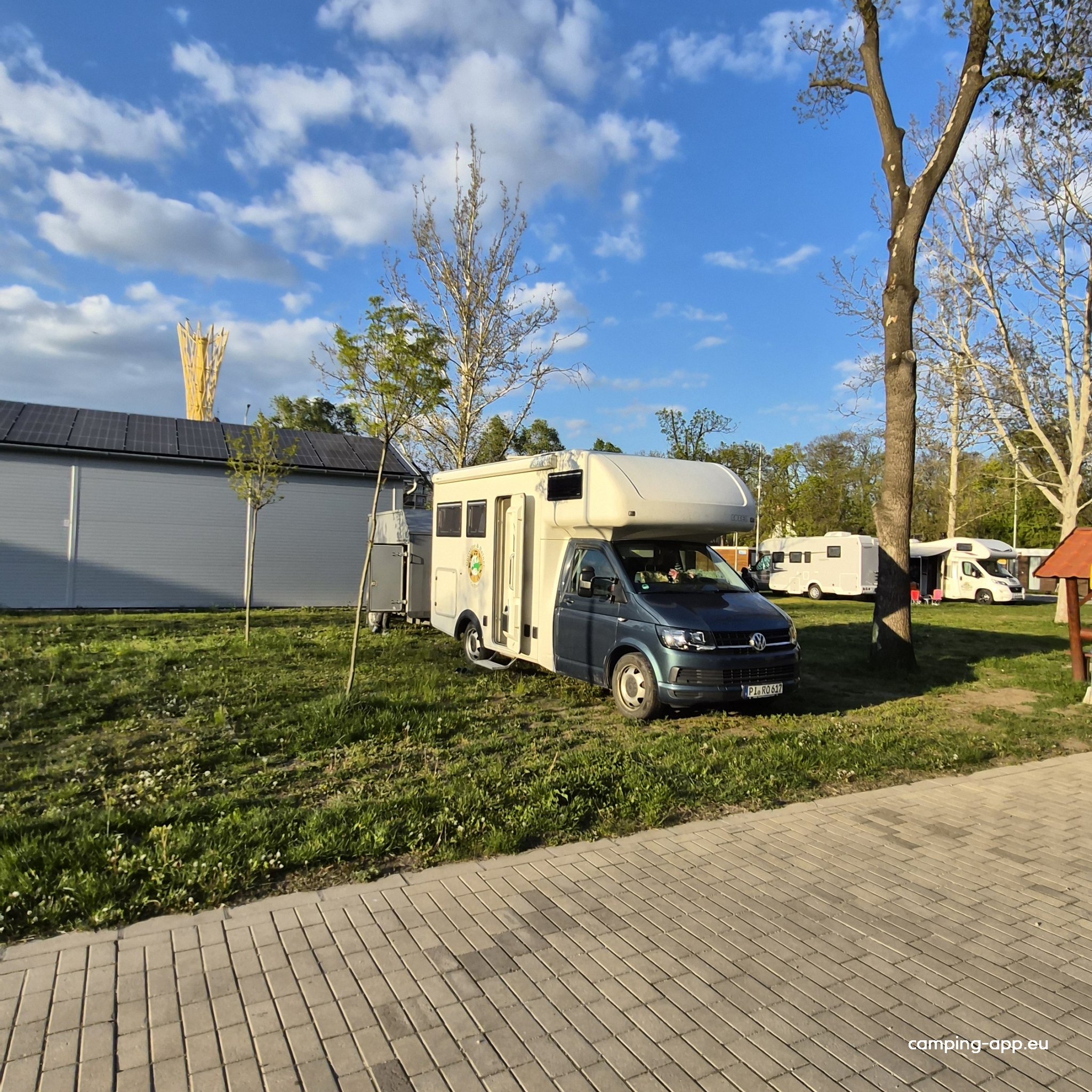 Hód-Thermal Camping — Photo 6