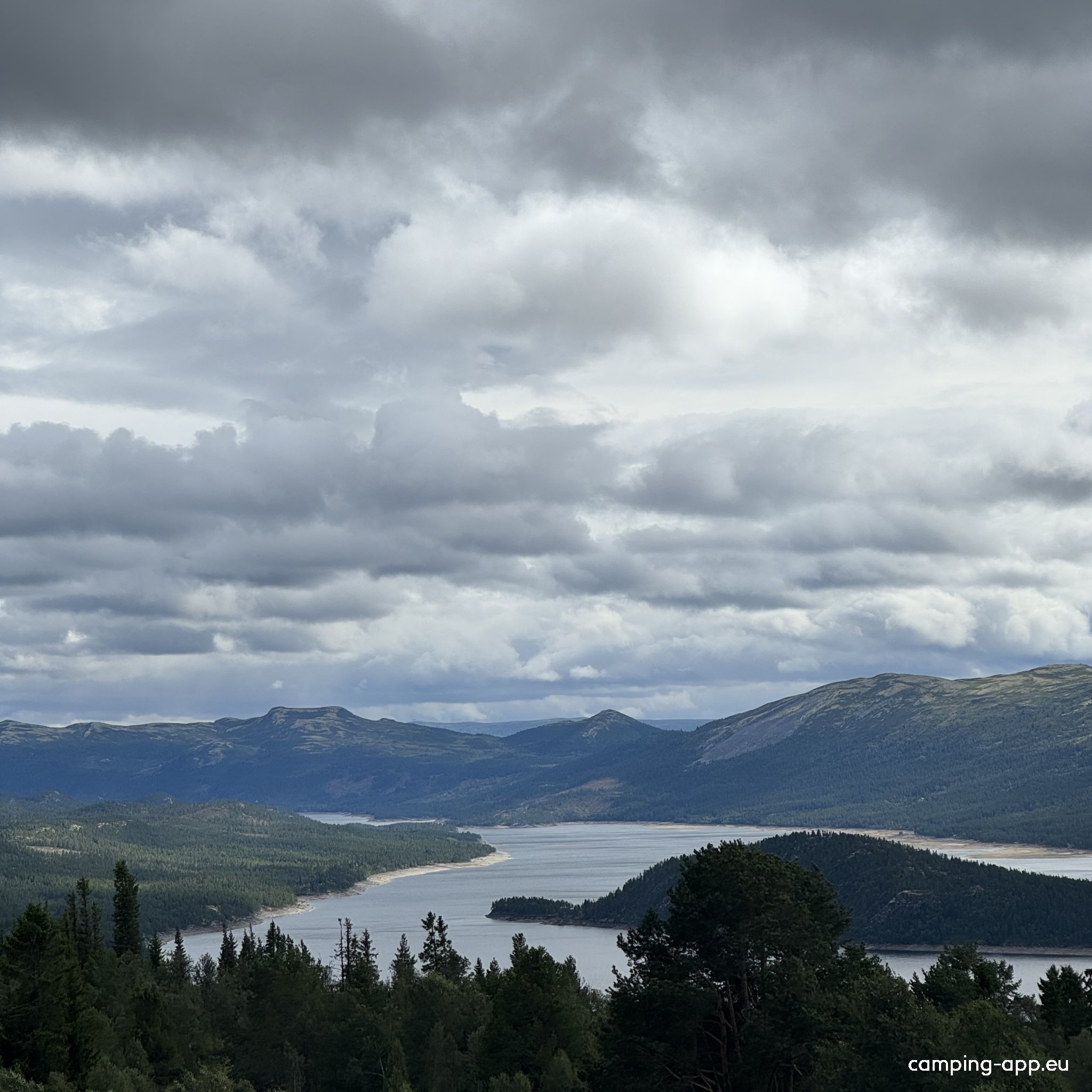 Stellplatz Langedrag Naturpark — Camperplads in Tunhovd