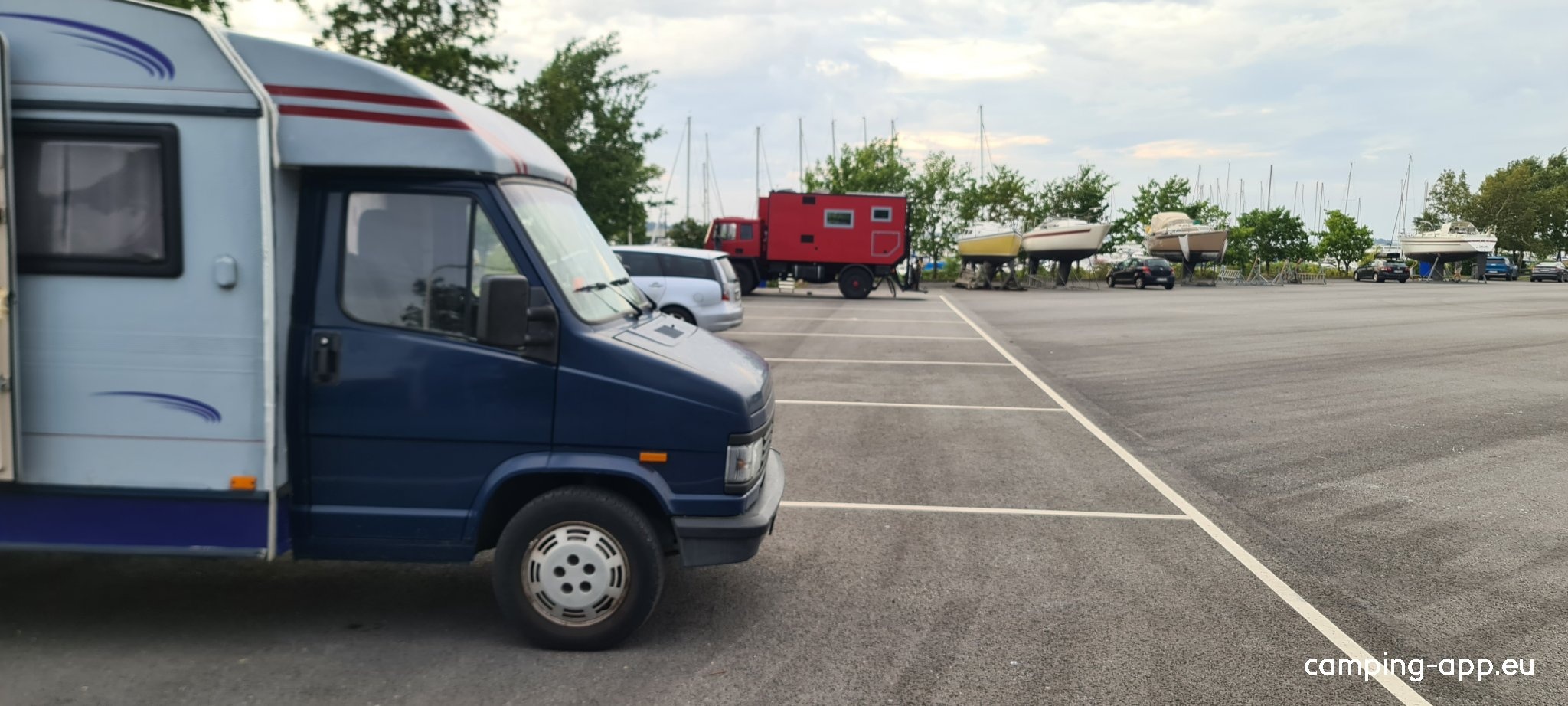 Autcamperplatz Jyllinge Havn — Area Autocaravanas in Jyllinge