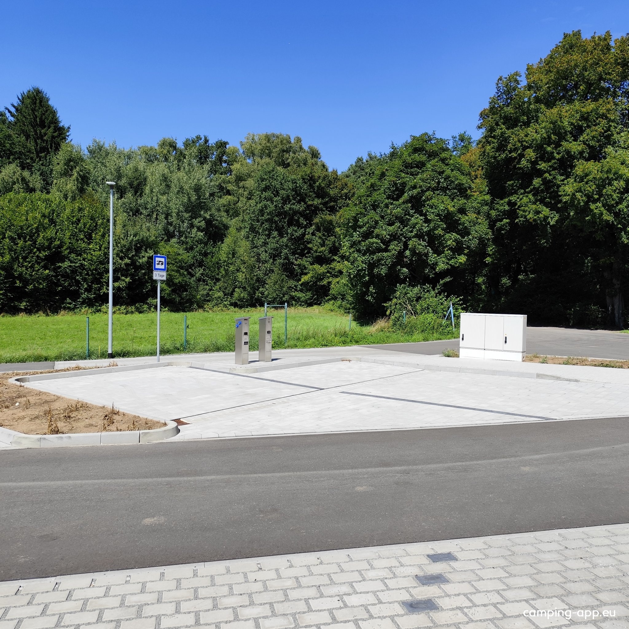 Stellplatz am Seewoog — Campervan Site in Ramstein-Miesenbach
