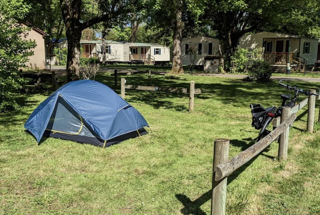 Camping au bon endroit **** — 露营地 in Paray-le-Monial