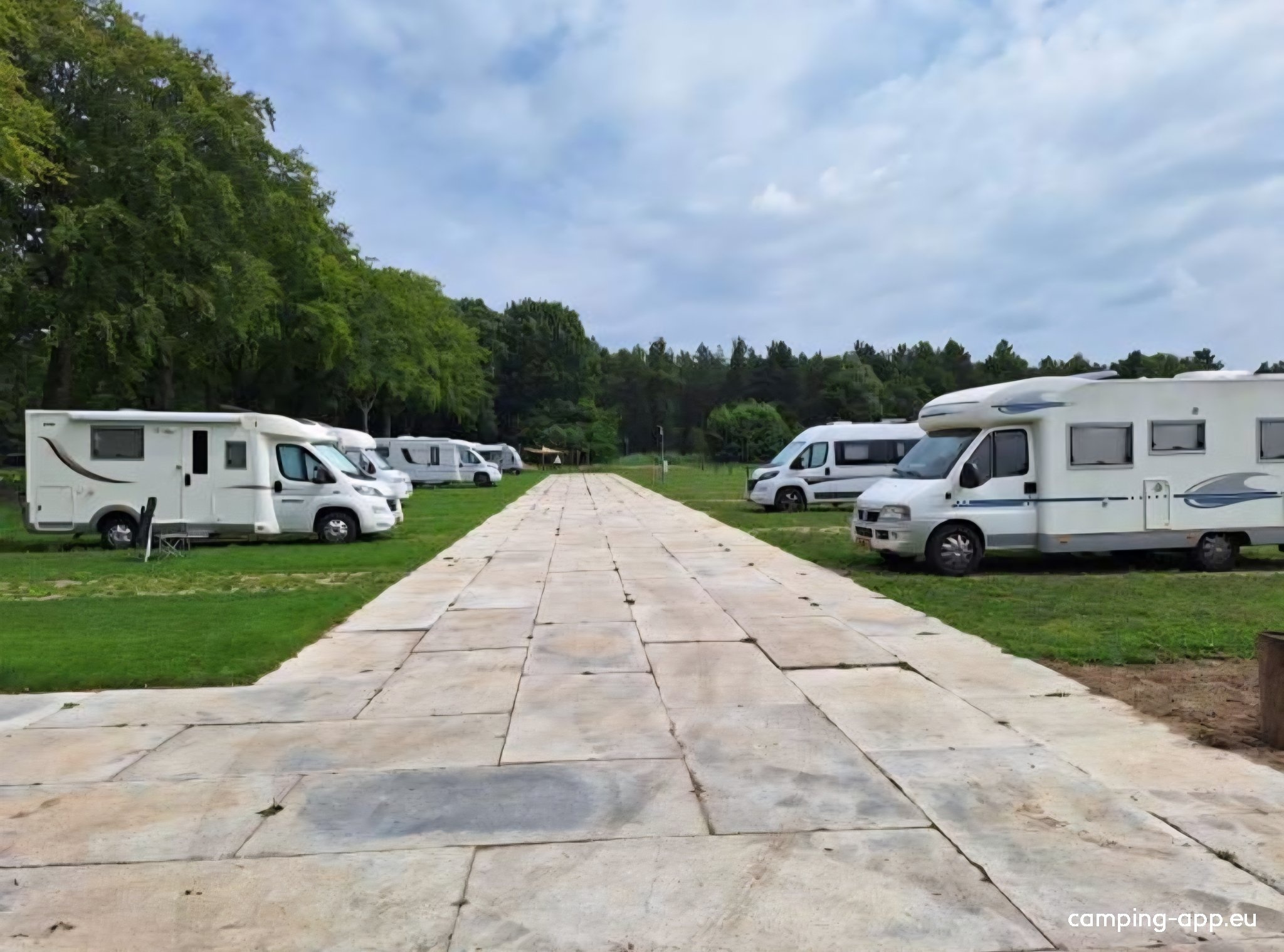 Camperplaats VELDGELUCK — Campervan Site in Erp