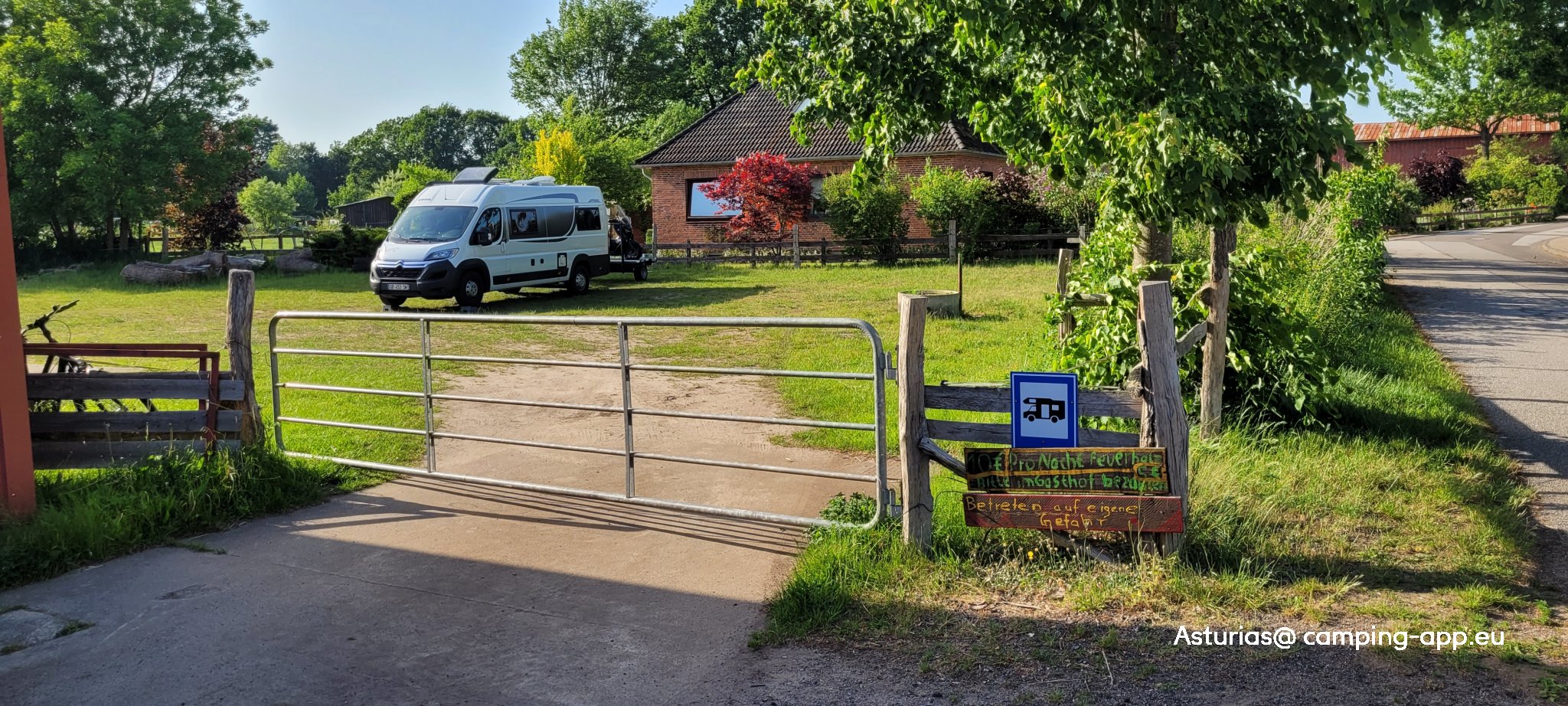 Stellplatz Gasthof zur Linde — Sp. parking dla kamperów in Warder