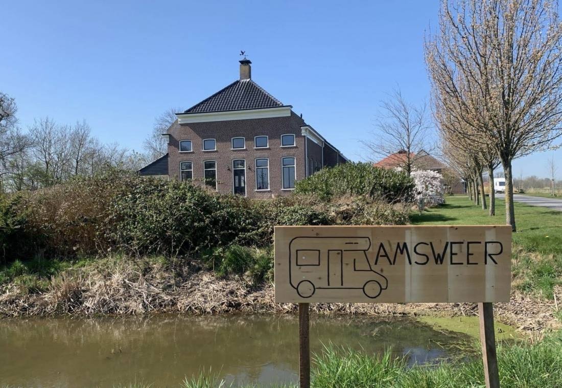 Camperplaats Amsweer — Campervan Site in Meedhuizen
