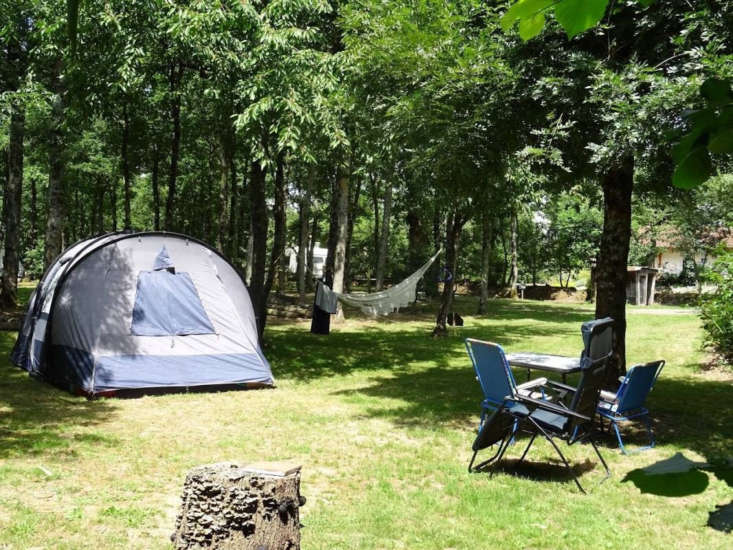 Camping Le Relais de Garennes — Sítio de acampamento in Montbert