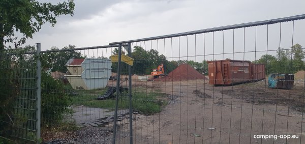 Übernachtungsparkplatz am Badepark Haßloch — Zdjęcie 3