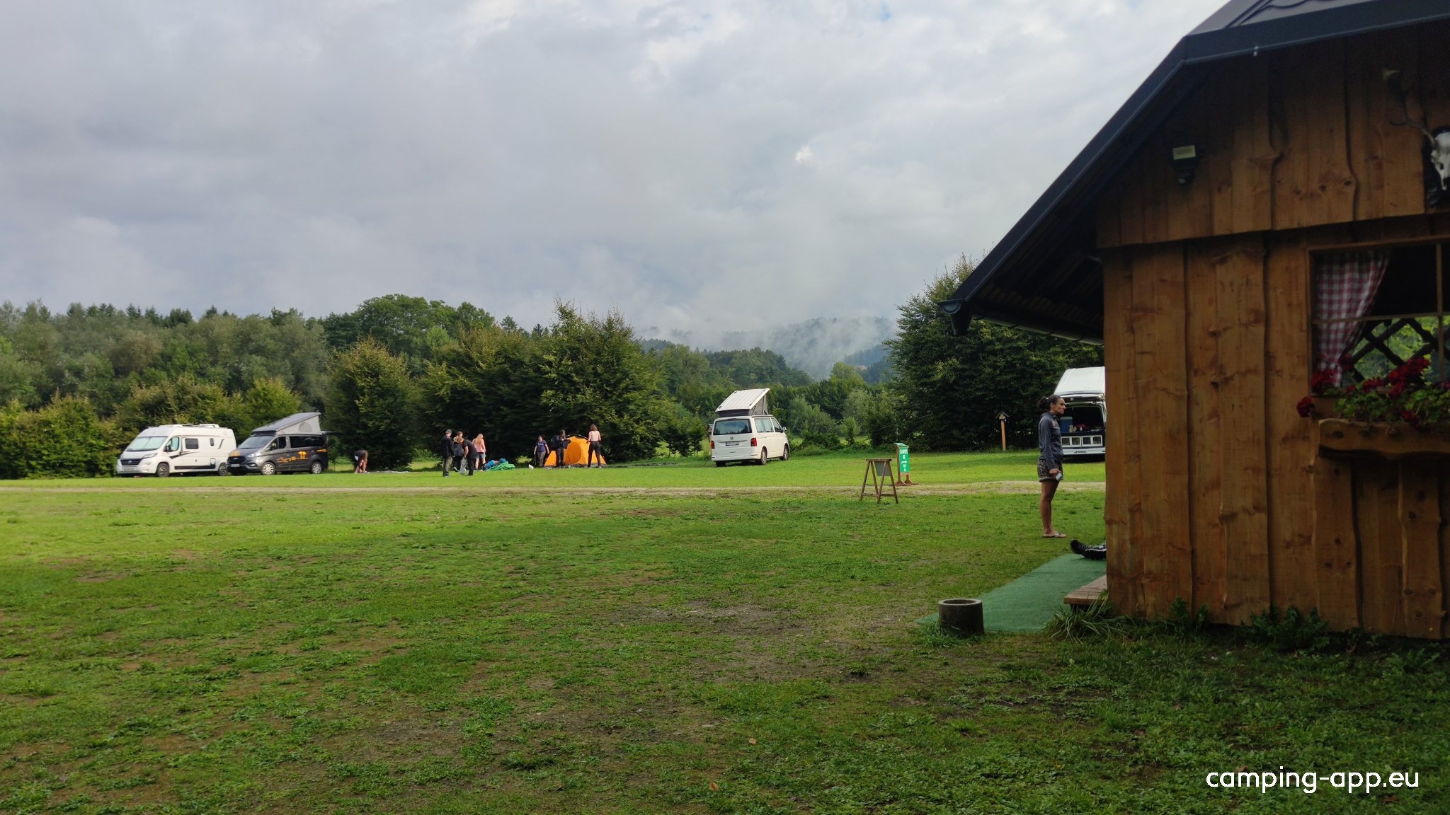 Glamping Ob Robu Gozda — Campingplats in Radomlje