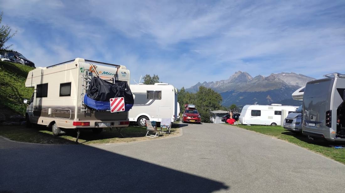 Panorama Camping Surcuolm — Campingplats in Obersaxen Mundaun