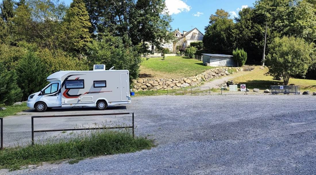 Stellplatz Rébénacq — Місце для кемперів in Rébénacq