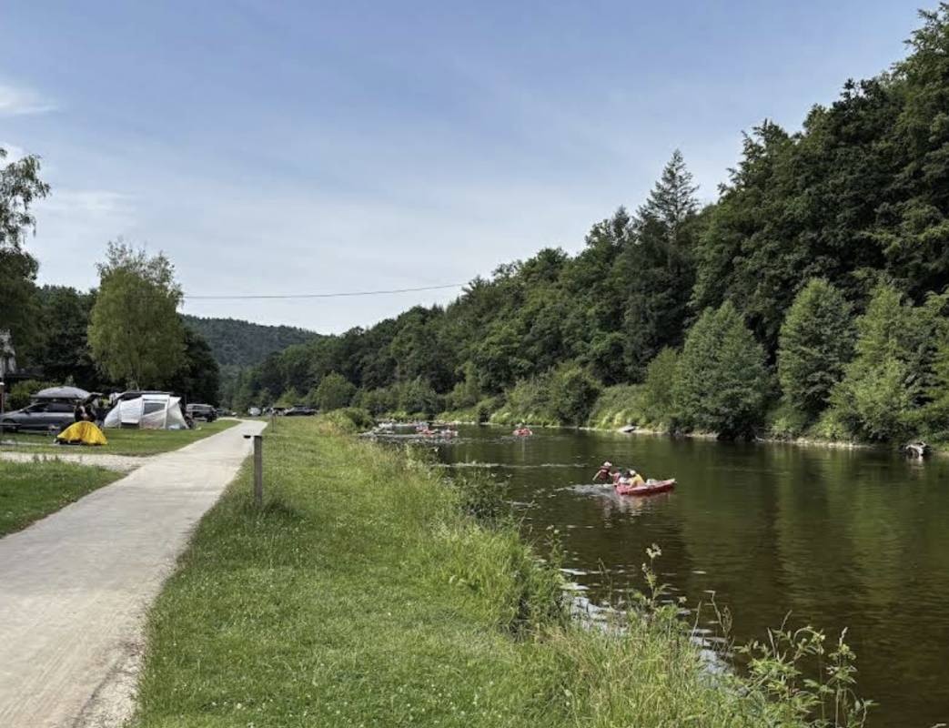 Camping Huttopia Vallée de la Semois - Ardenne *** — Kemp in Vresse-sur-Semois