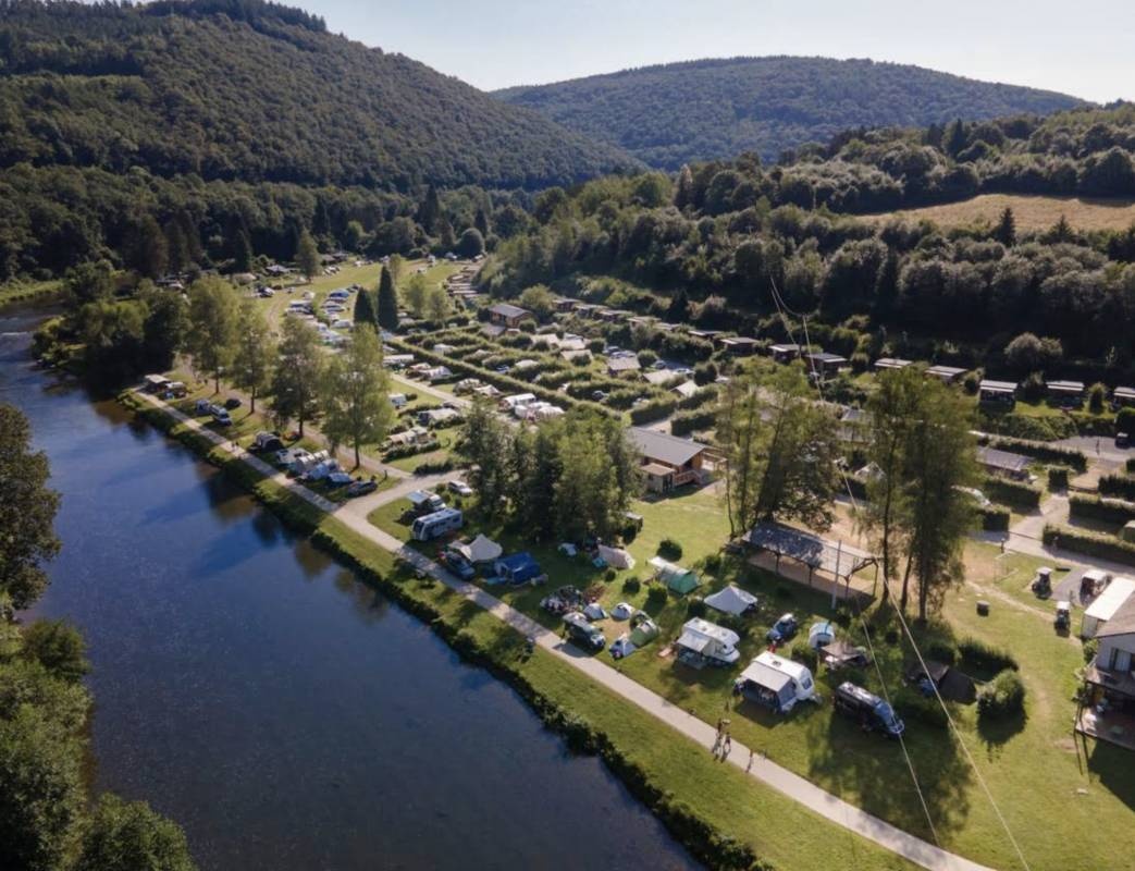 Camping Huttopia Vallée de la Semois - Ardenne *** — Kemp in Vresse-sur-Semois