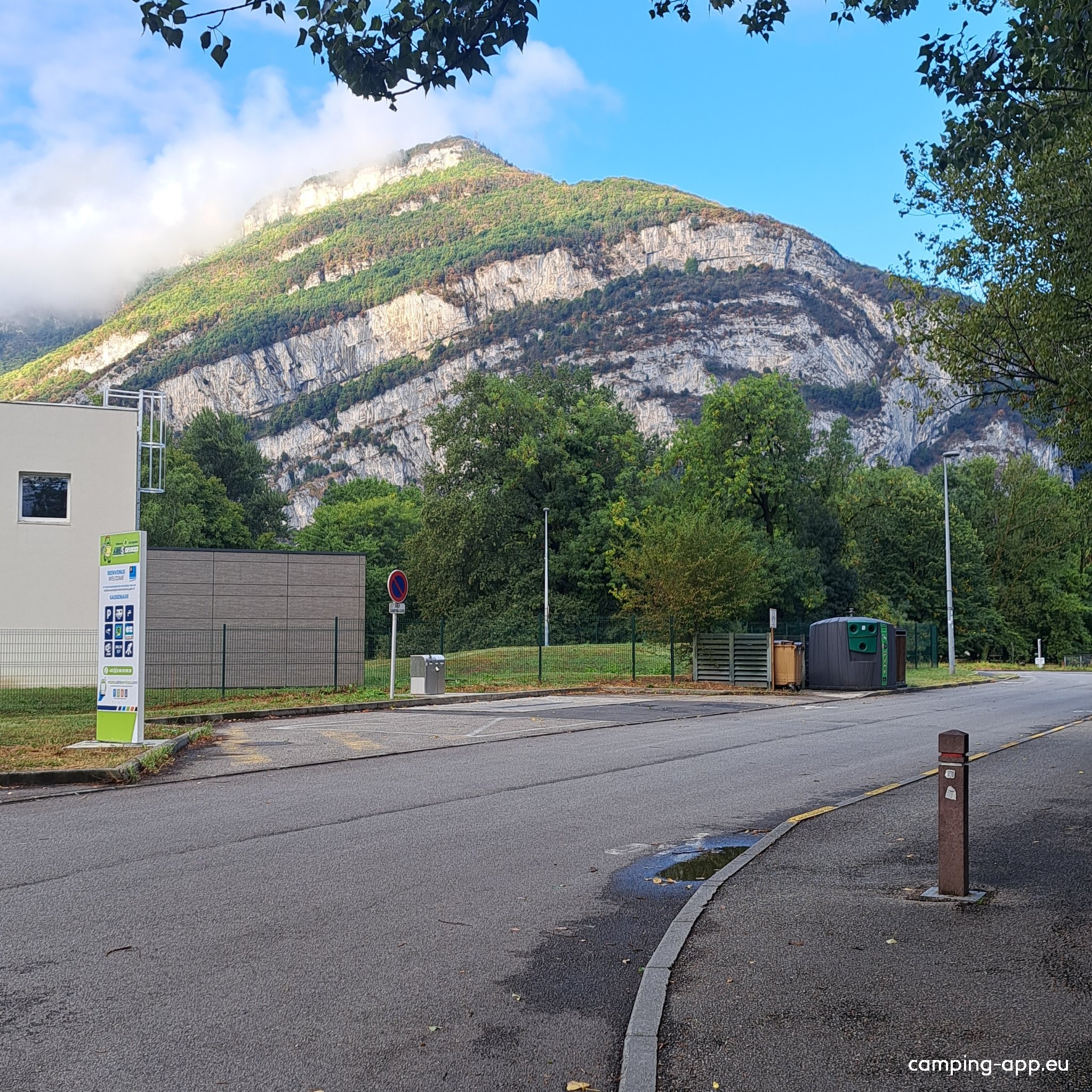 AirePark Sassenage — Sp. parking dla kamperów in Sassenage