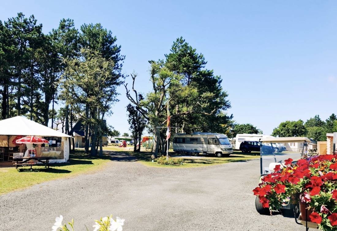 Camping Les Peupliers ** — Sítio de acampamento in Tourneville-sur-Mer