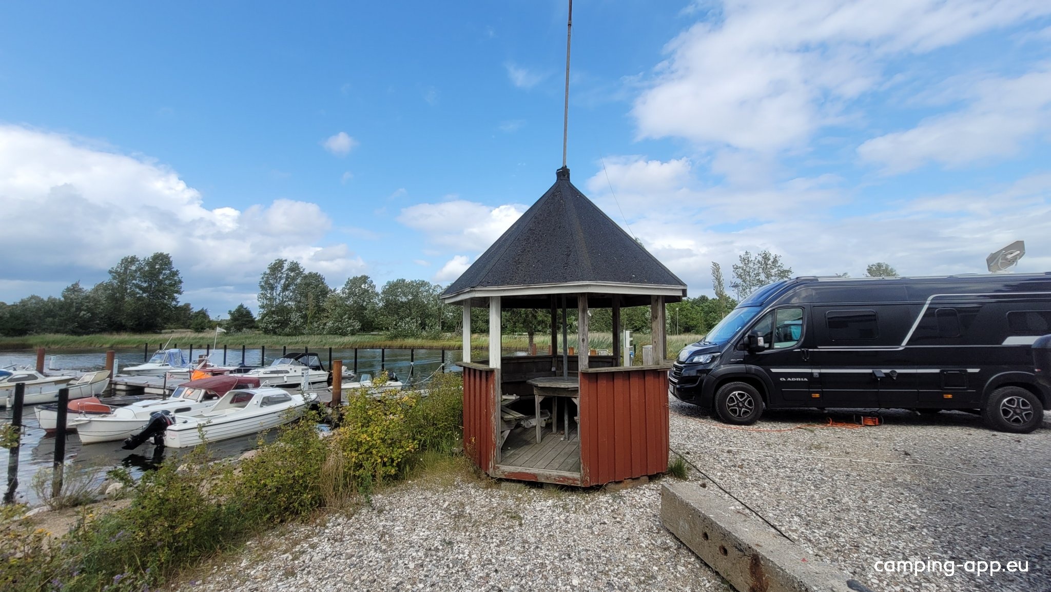 Stellplatz Marina Vallensbæk — Campervan Site in Vallensbæk Strand