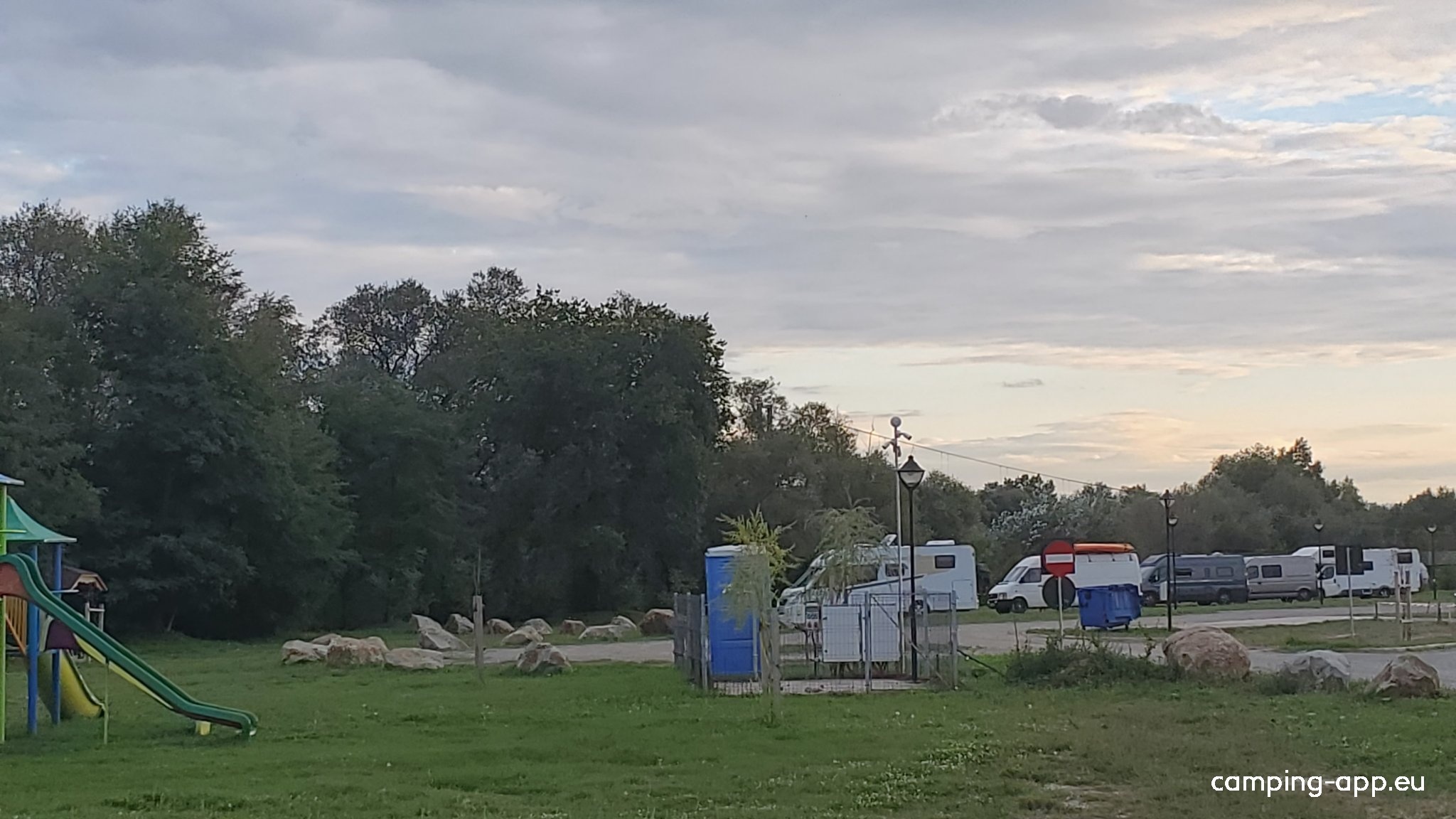 Drambar Campground — Bobilplass in Ciugud
