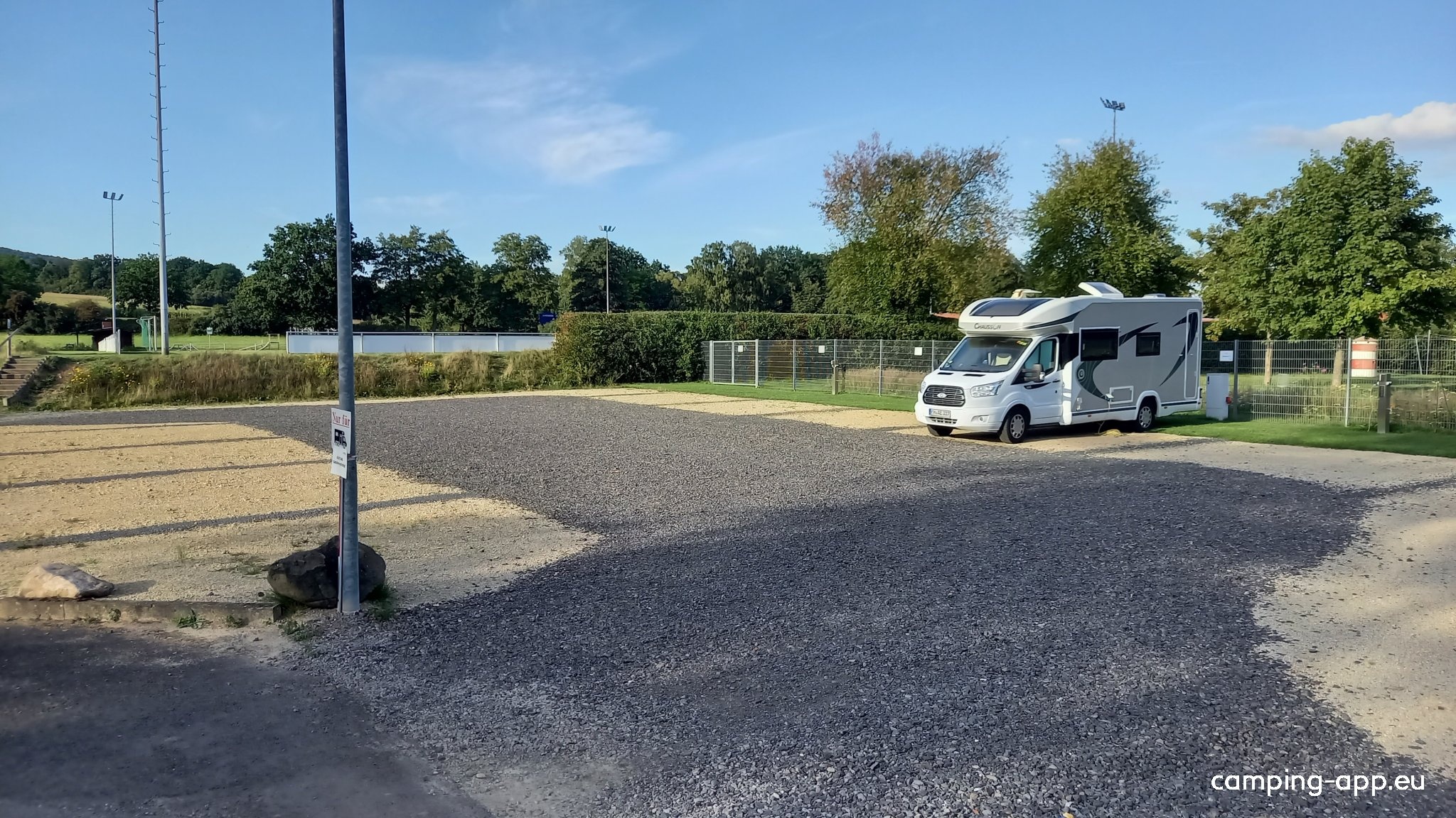 Wohnmobilstellplatz vorm Campingplatz Kellerwald — 露营车营地 in Jesberg