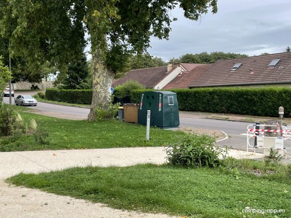 Stellplatz Venarey-les-Laumes — Photo 2
