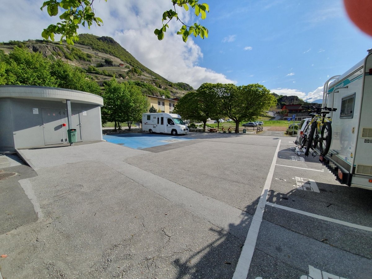 Stellplatz du Lac Souterrain St. Leonard — Campervan Site in  Saint-Léonard